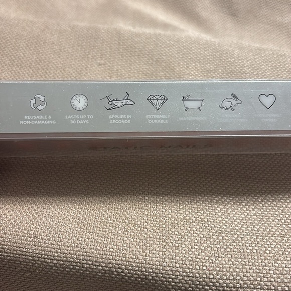 Static Nails Reusable Pop-On Manicure - Picture 5 of 7